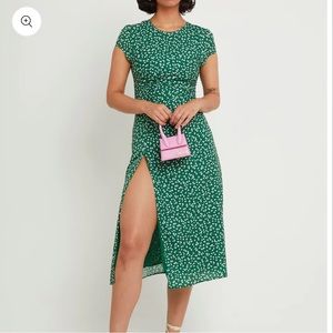 Slimming A line ruched green dress with white flowers